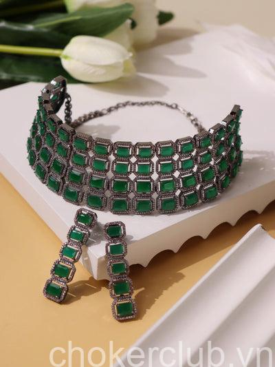 A Gem Among Gems: The Allure Of Emerald Choker Necklaces