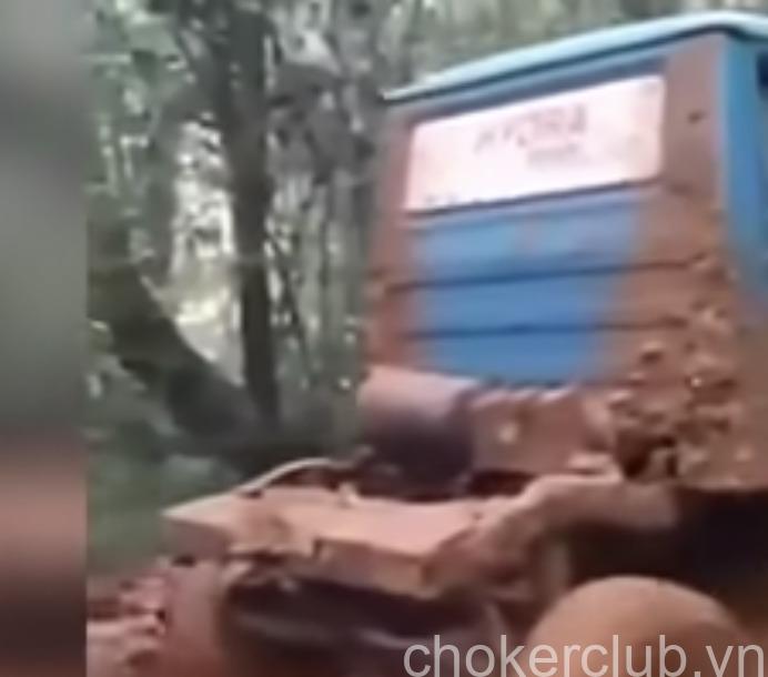 Chain Breaks Pulling Jeep Full Video: Shocking Incident And Viral Footage